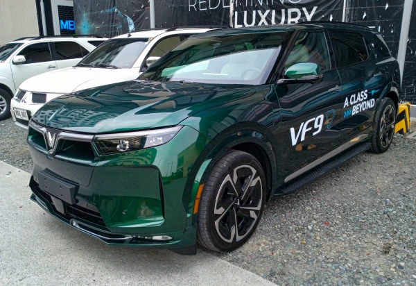 VinFast VF9 2023+