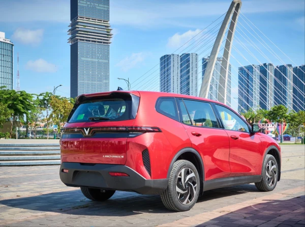 VinFast Limo Green 2025+