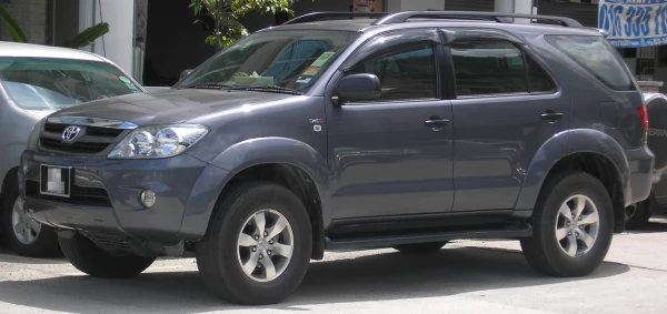 Toyota Fortuner 2005–2016