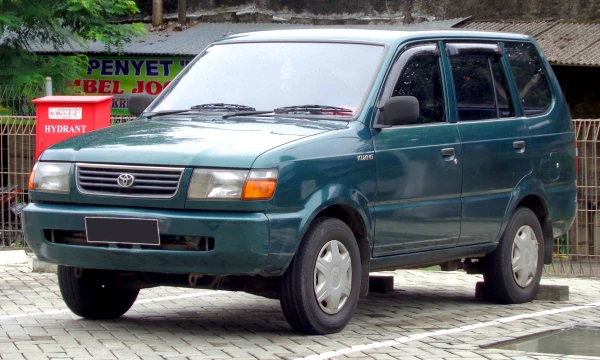 Toyota Zace 1999–2005