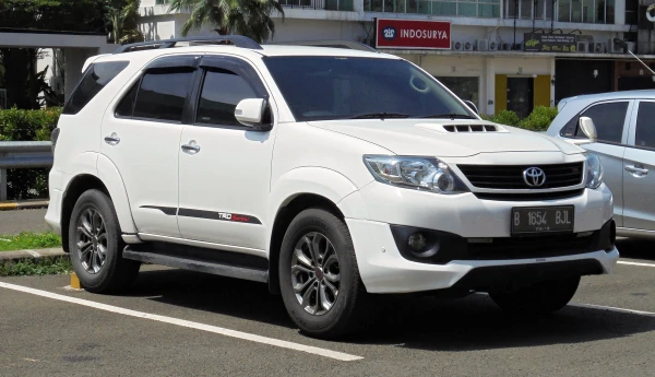 Toyota Fortuner 2005–2015