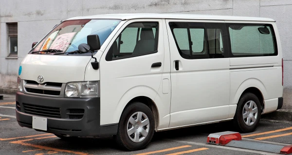 Toyota HiAce 2005–2018