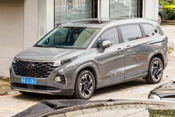Hyundai Custin 2023+