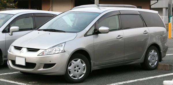 Mitsubishi Grandis 2005–2011