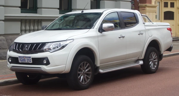 Mitsubishi Triton 2015–2023
