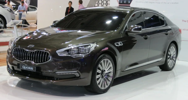 Kia Quoris 2012–2018